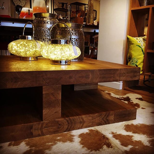 Look at the grain on that! Solid Oak Coffee table from #blacksofsopwell  #realwood #oakfurniture  #coffeetabledecor