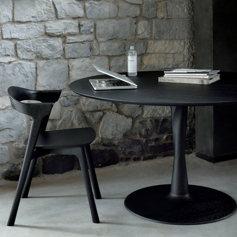 oak-torsion-dining-table-black-lifestyle.jpg